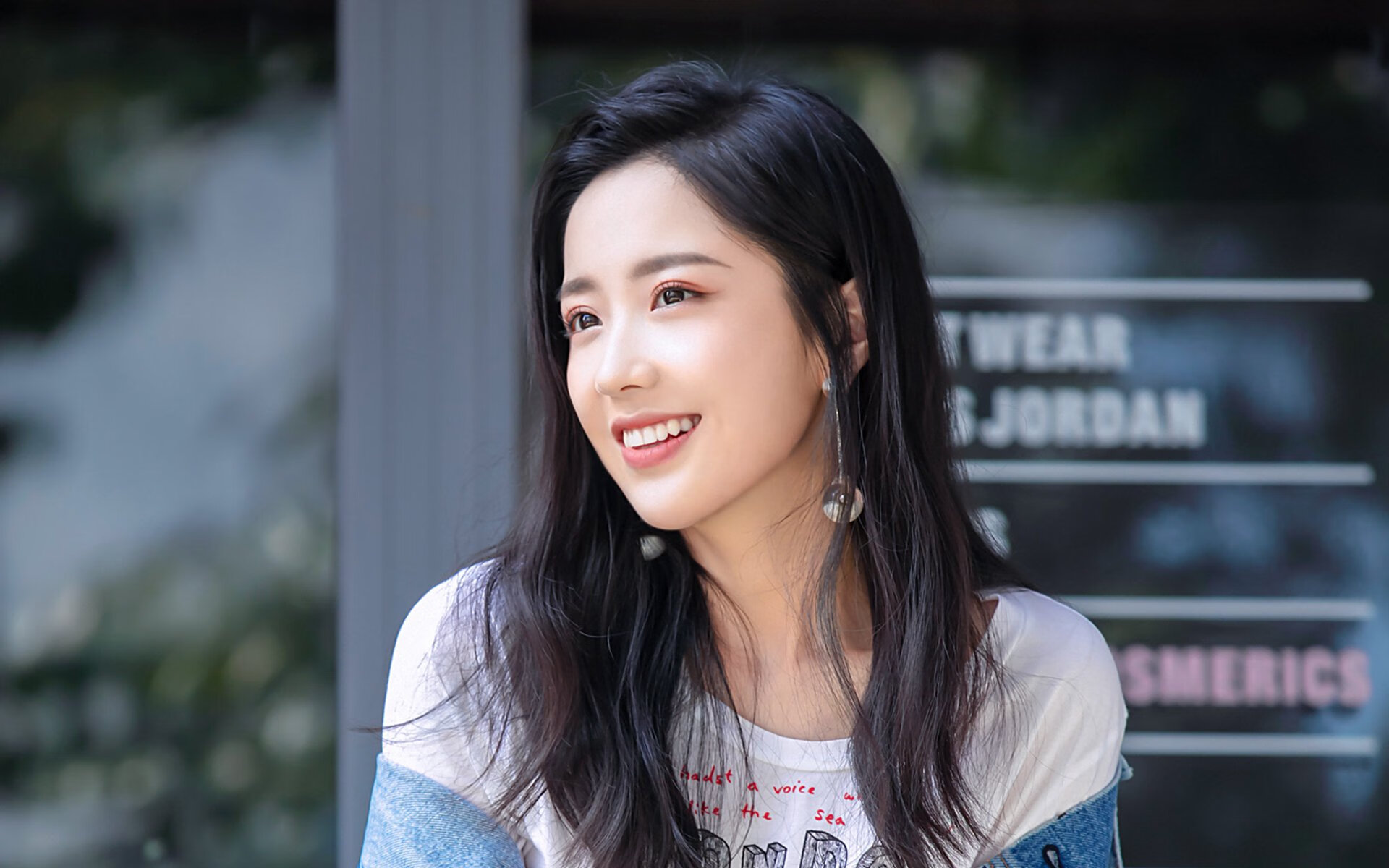 爱游戏娱乐平台-中国足球场上站位变化趋势，足球队站位