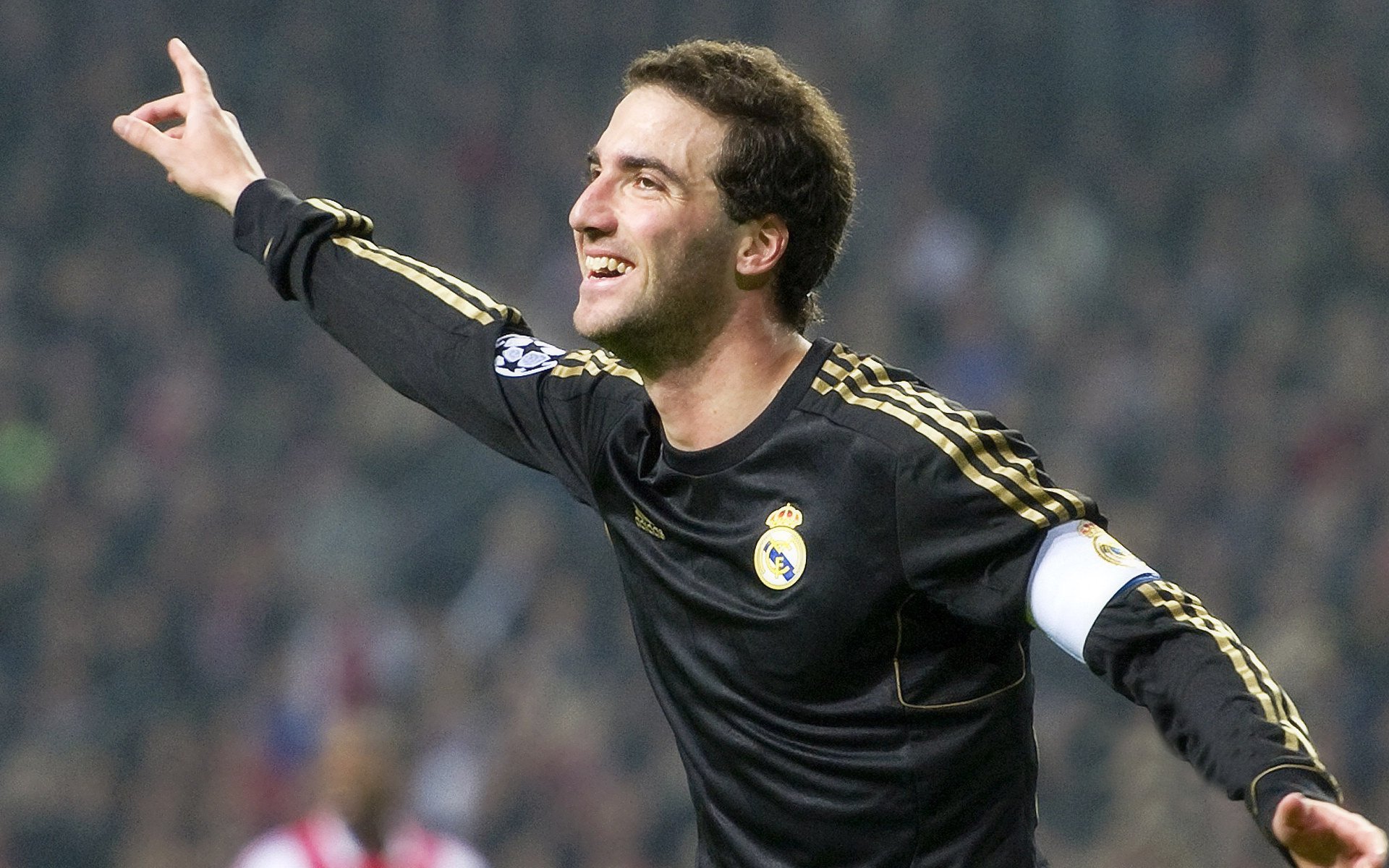 爱游戏官方-“西甲激烈博杀，场面火爆溢出屏幕”，西甲比赛结果f万博